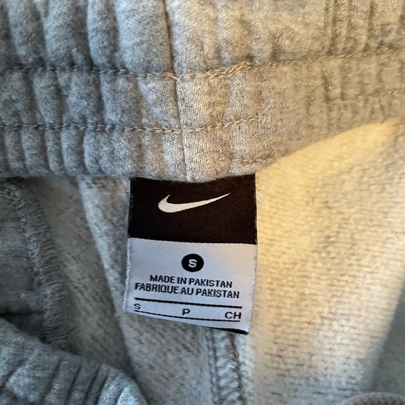 Nike Sweatpants - Picture 2 of 2